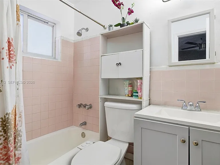 104 SW 40th Ave — Photo 13