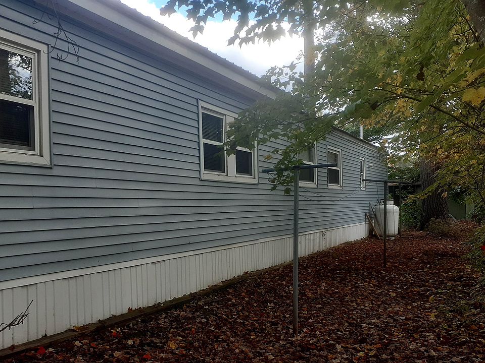 3 Dennison Ave Claremont NH Zillow