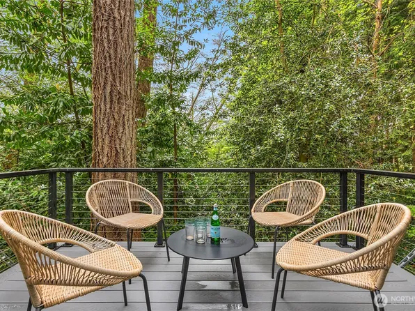 10003 Manitou Beach Drive NE, Bainbridge Island, WA 98110