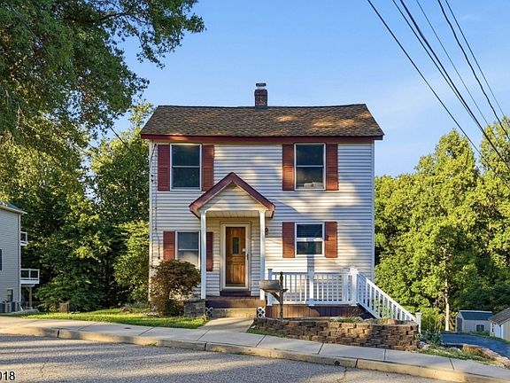 5th image of 72 Arch St