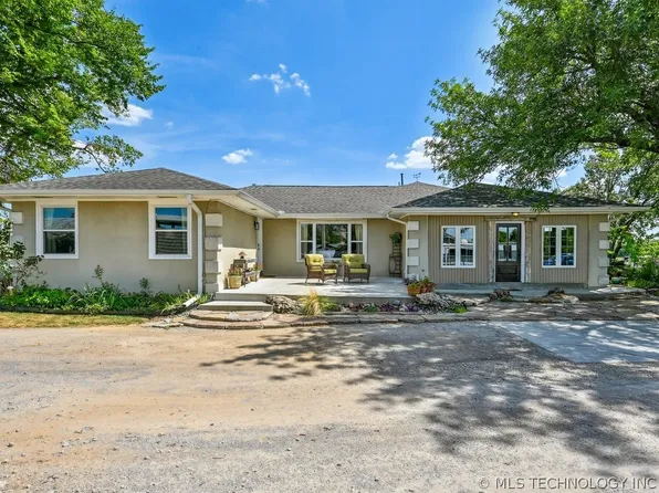 14223 N Memorial Dr, Collinsville, OK 74021