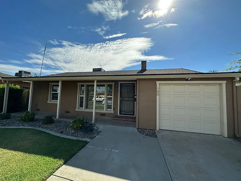 1750 Lois Way — Photo 2