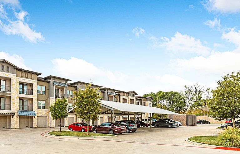 Hickory Creek Ranch Apartments — Photo 5