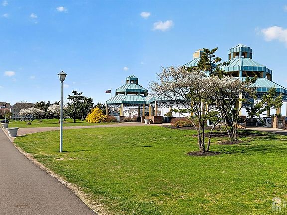 3rd image of 12 Denarski Dr