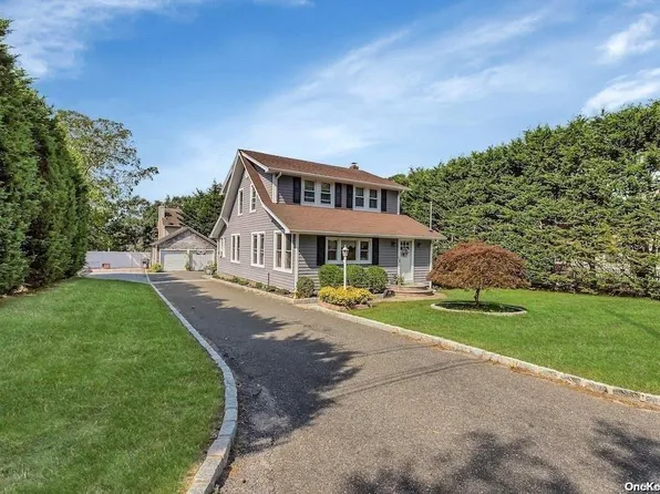 7 Lakeview, Eastport, NY 11941