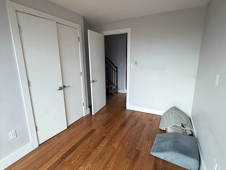 680 E 21st St #A5 — Photo 2