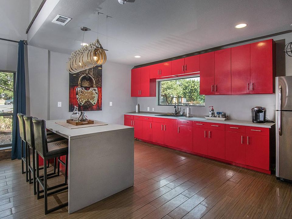 MODERN MEETS MAGNIFICENT