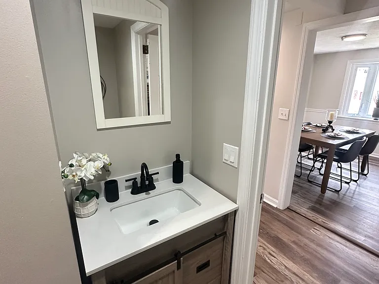 2062 Elmbrook Ln — Photo 30