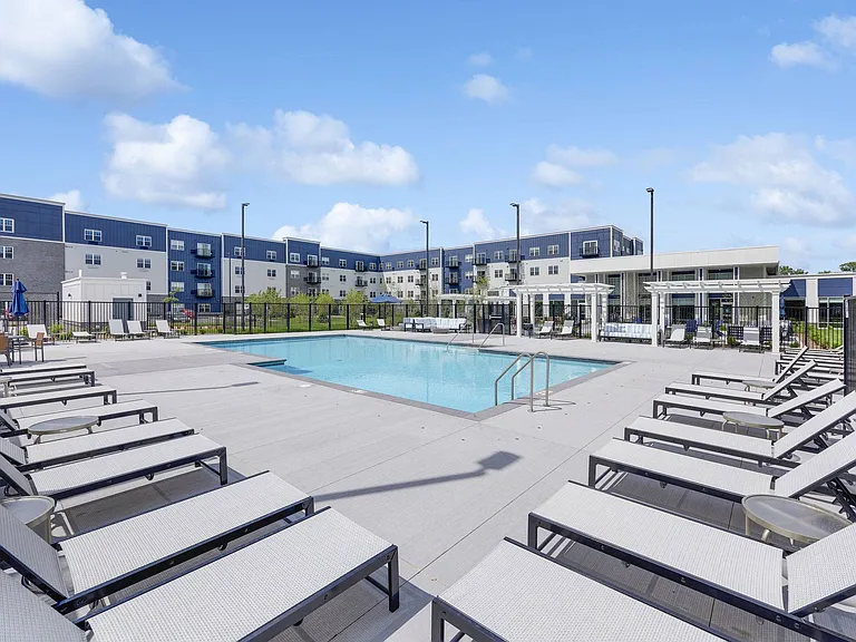 Lochner Apartments — Photo 46