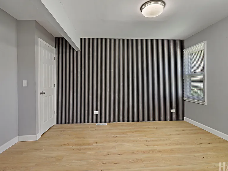 2208 Kensington Dr — Photo 34