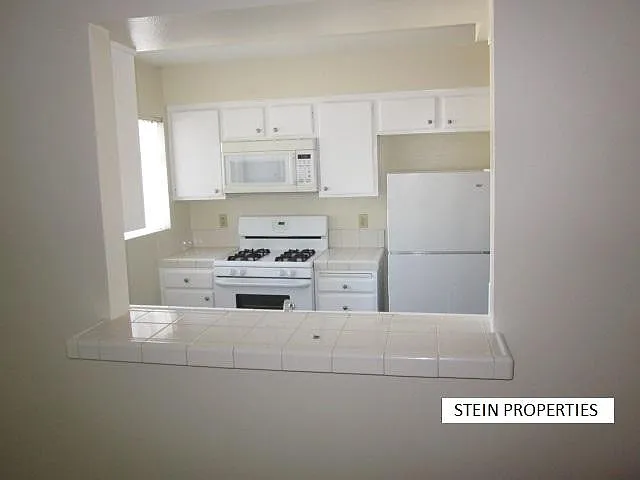 2 bed, 1100 sqft, $2,450 — Photo 4
