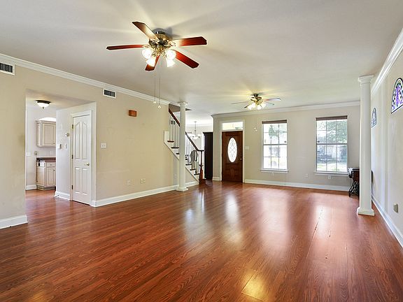 4th image of 700 Kent Ave