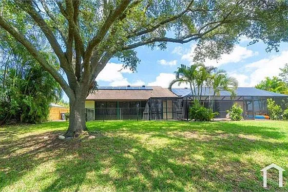 1367 Riverside Cir #1 — Photo 30