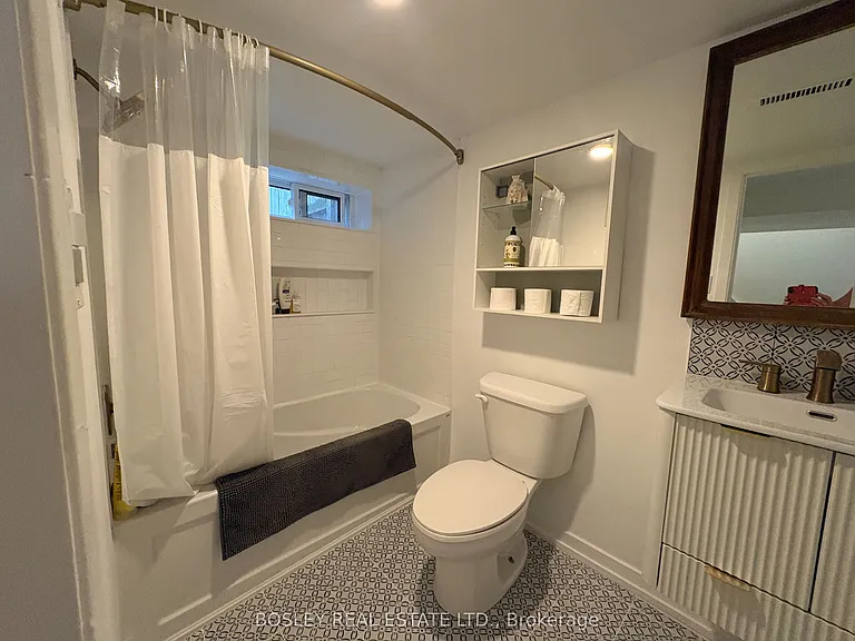 111 Carlaw Ave — Photo 19