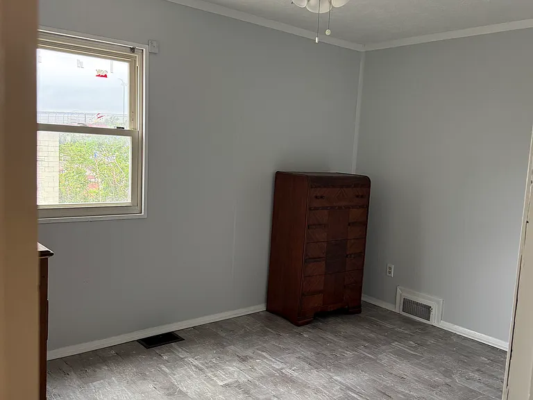 133 Munroe Falls Ave — Photo 9