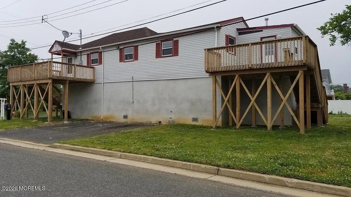 3 bed, 1060 sqft, $2,700 — Photo 1