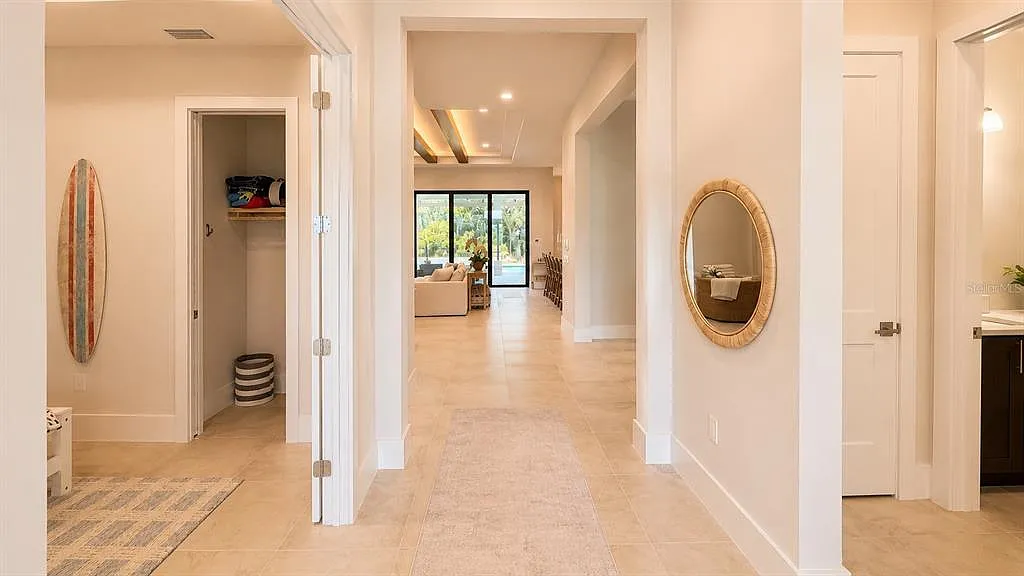 5 bed, 3.5 bath, 3033 sqft, $12,000 — Photo 4