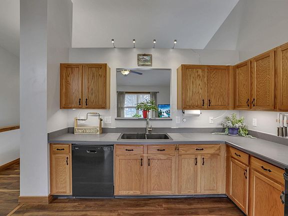 4th image of 7966 Blacklick View Dr