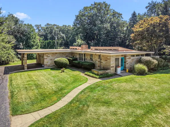 19 Greenacres, La Porte, IN 46350