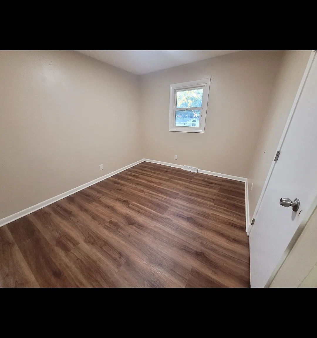 3 bed, 1170 sqft, $3,000 — Photo 4