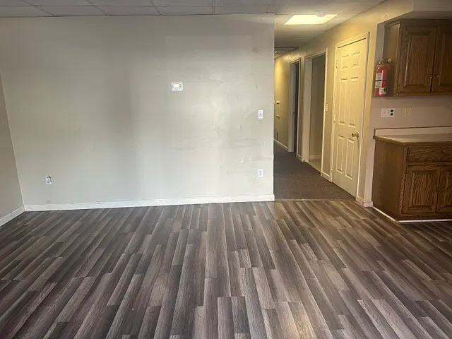 3 bed, $1,100 — Photo 2