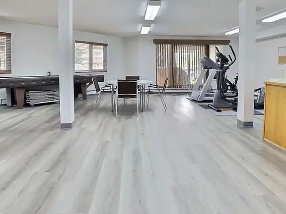 4th image of 960 E Assiniboine Ave #1A