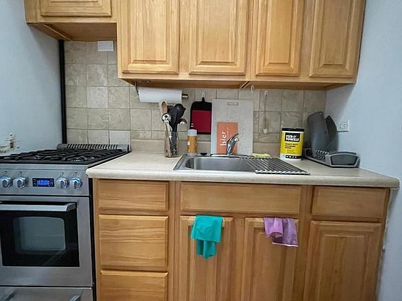 5th image of 9 W 10th St APT 4F