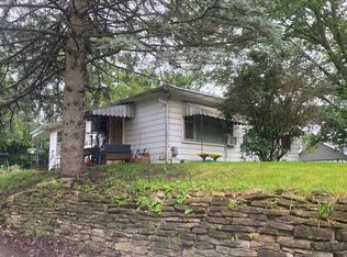 7705 McHenry St, Burlington, WI 53105