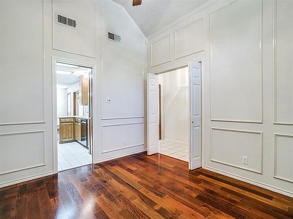 3rd image of 7228 Plumwood Dr