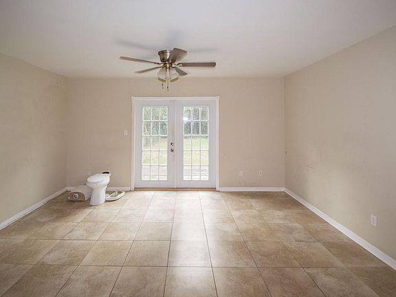 3rd image of 8163 Stonebrook Dr
