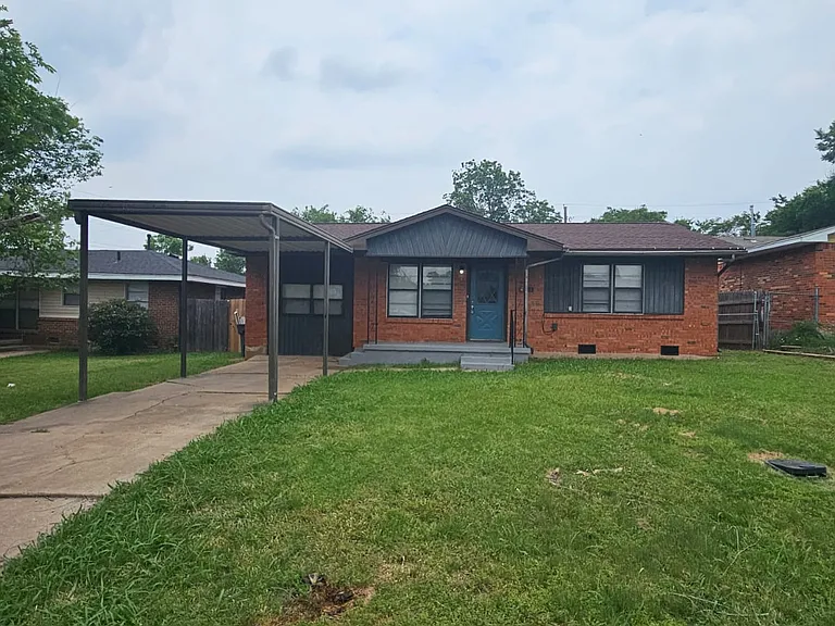 4321 NW Pollard Ave — Photo 1