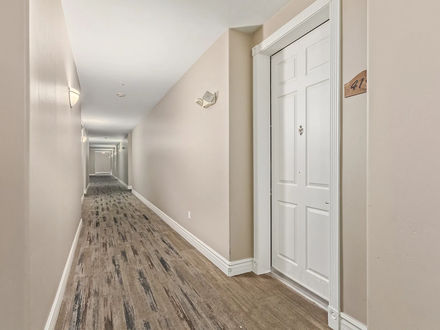 5450 E Deer Valley Dr — Photo 3
