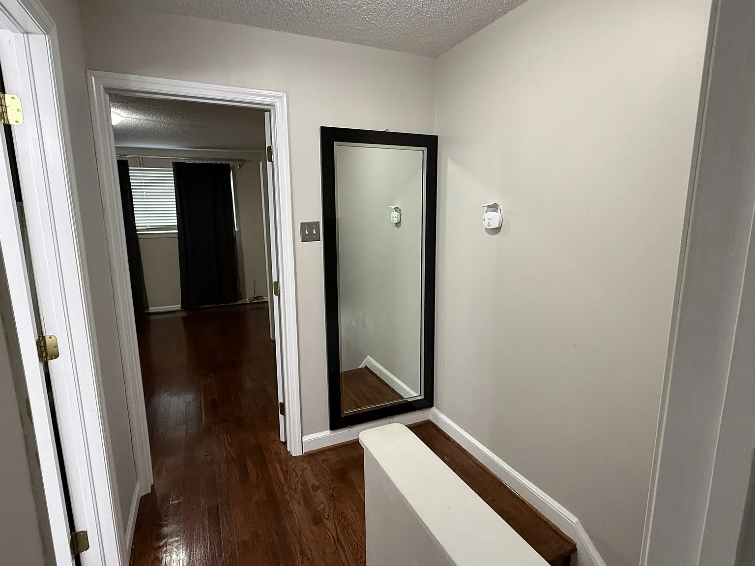 2 bed, 1.5 bath, 980 sqft, $1,275 — Photo 3