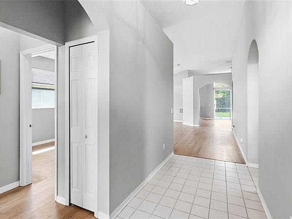 4th image of 2412 RUNYON CIRCLE