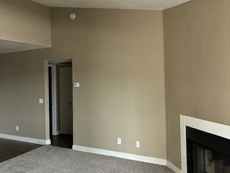 Mandalay Bay Apartments — Photo 66