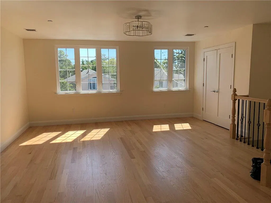 3 bed, 2.0 bath, 1100 sqft, $3,650 — Photo 2