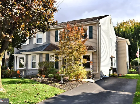14 Brownstone Dr, Horsham, PA 19044