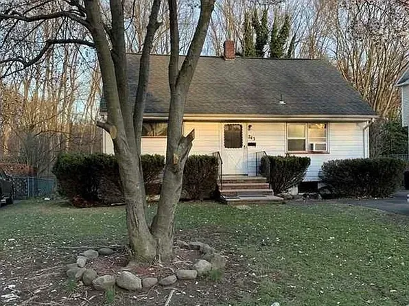 743 Newcomb Rd, Ridgewood, NJ 07450