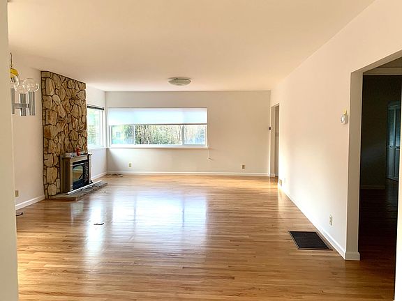 Living room / dining room