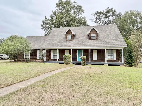 206 Sherwood Dr, Columbus, MS 39705
