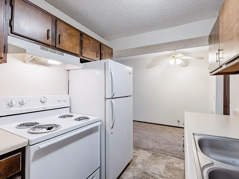 2209 D St — Photo 14