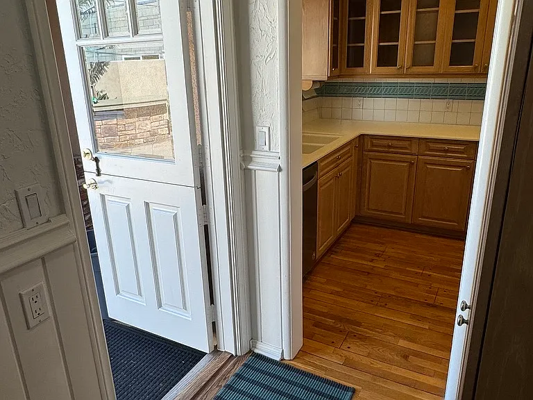 416 Aliso Ave — Photo 21