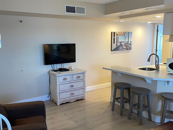 5th image of 820 Ocean Ave #419