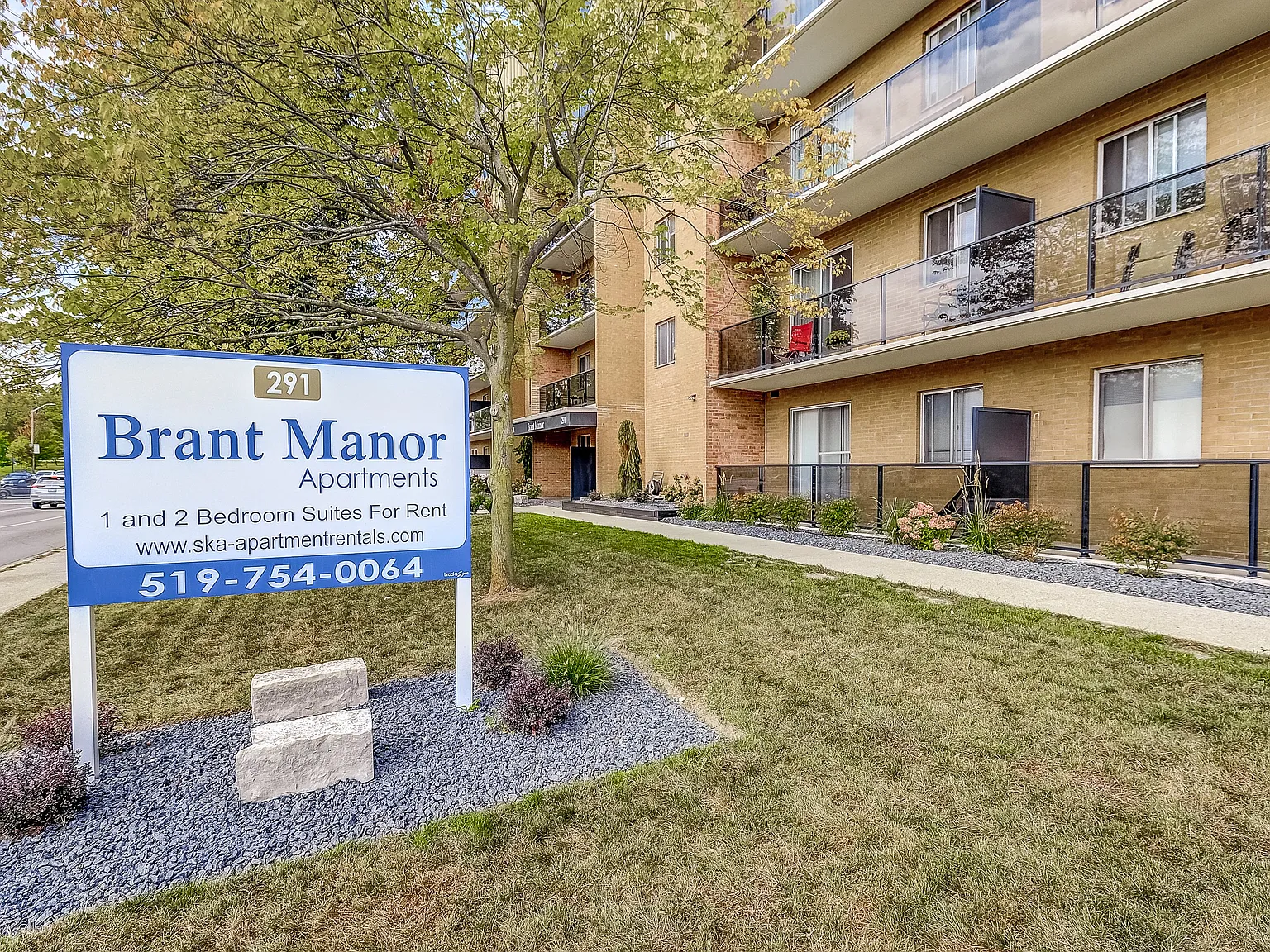 Brant Manor Residences — Photo 4