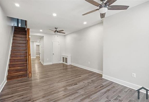 4th image of 3060 Martha St