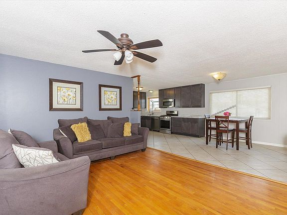 5th image of 975 Kingsbrook Ln