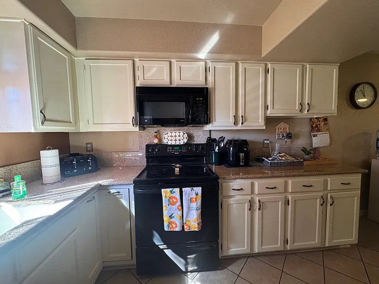 201 Riverfront Dr #4 — Photo 22