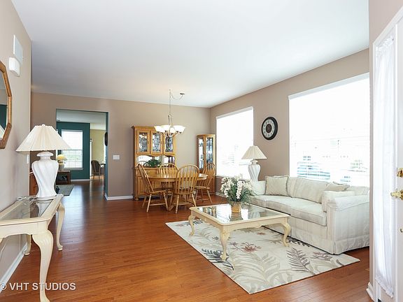 2nd image of 2760 Northmoor Dr