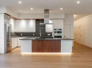 2 Woodside Meadow Rd, Kittery Point, ME 03905