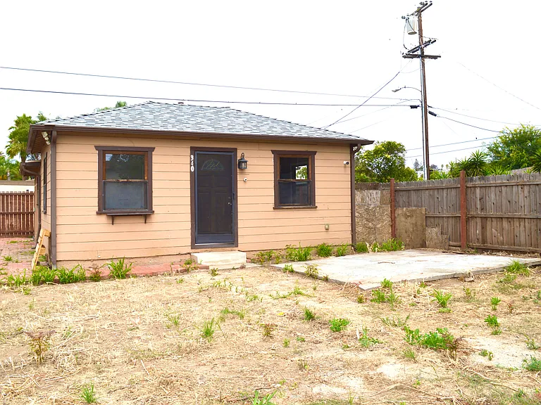 340 Waverly Pl — Photo 3